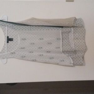 Summer top like new size small layered shark cut bottom